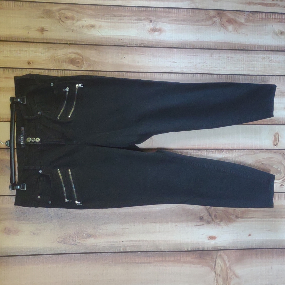 Black Premium Torrid jeans with zippers